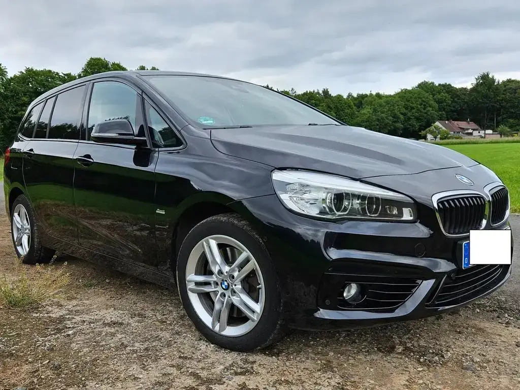 Main__Slider__Photo:BMW 2 Series 220 Gran Tourer 220i Steptronic Advantage Ad... 02/2017-1
