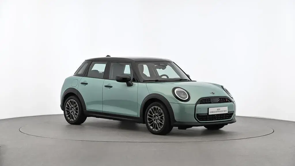 Main__Slider__Photo:MINI Cooper S 5-Türer 01/2025-1