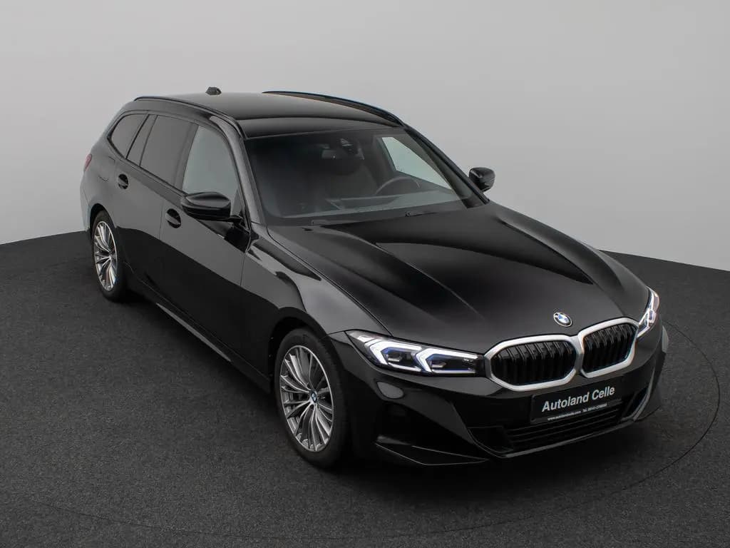Main__Slider__Photo:BMW 3 Series 330d Kamera DAB HiFi Leder Sport AdaptLED 18Zoll 02/2023-0