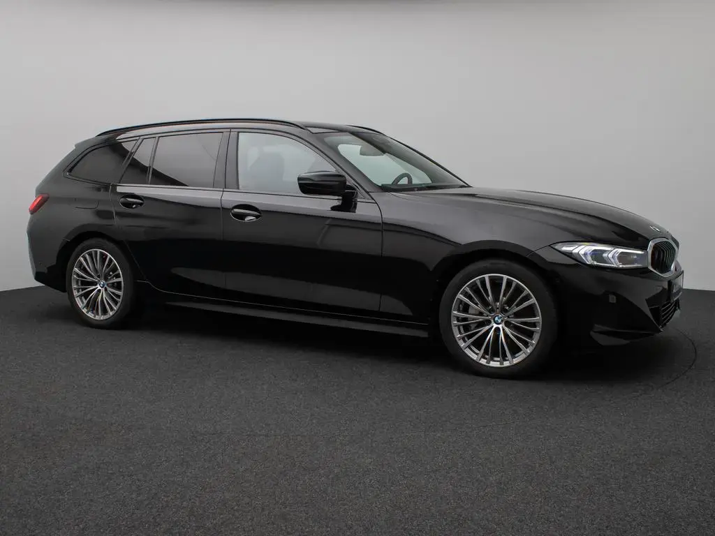 Main__Slider__Photo:BMW 3 Series 330d Kamera DAB HiFi Leder Sport AdaptLED 18Zoll 02/2023-1