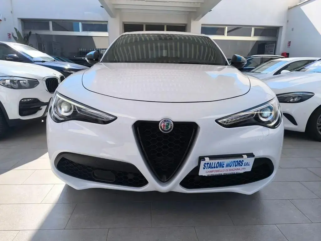 Main__Slider__Photo:Alfa Romeo Stelvio 2.2CC 210CV AT8 Q4 Veloce 202 06/2020-1
