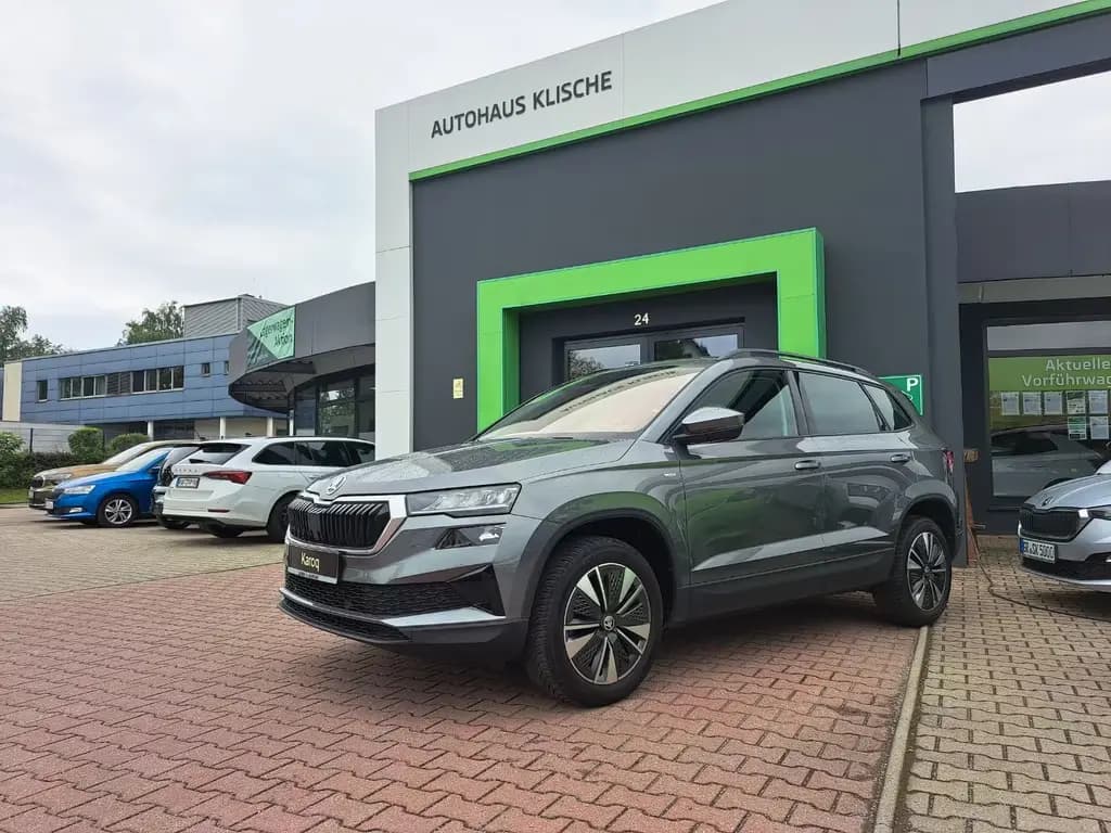 Main__Slider__Photo:Skoda Karoq Tour 1.5l TSI 110 kW 150 PS DSG 12/2022-0