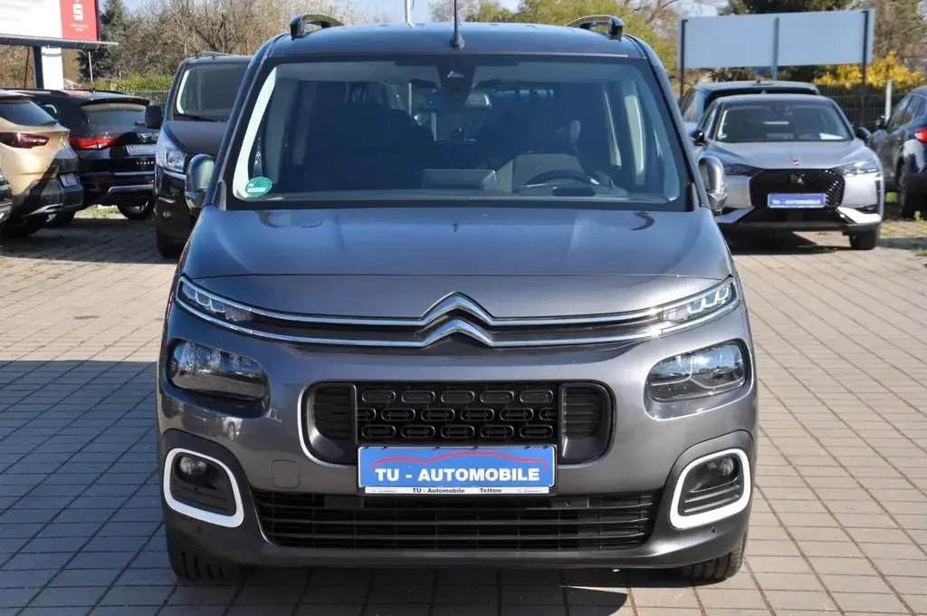 Main__Slider__Photo:Citroën Berlingo XL Shine Aut. AHK-STANDHZ-HUD-230V-7Si. 01/2020-1