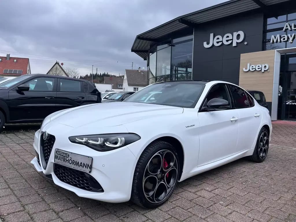 Main__Slider__Photo:Alfa Romeo Giulia Veloce Q4 05/2024-0