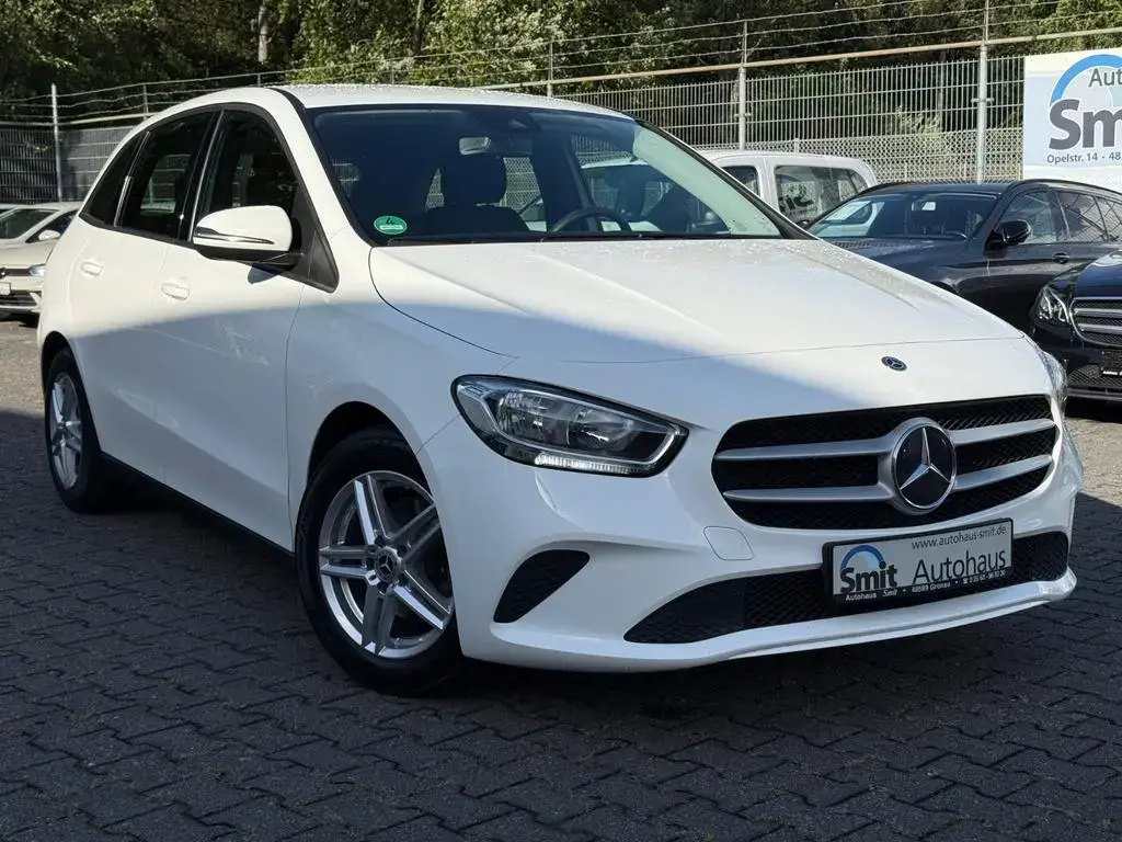 Main__Slider__Photo:Mercedes-Benz B-Class 180*Teilleder*Tempomat 08/2020-1