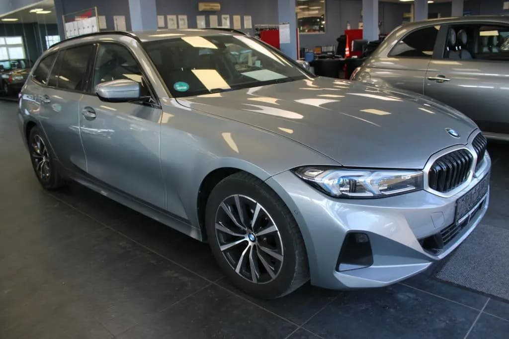 Main__Slider__Photo:BMW 3 Series 320 320d Touring Aut. - 1.HAND - 11/2022-0