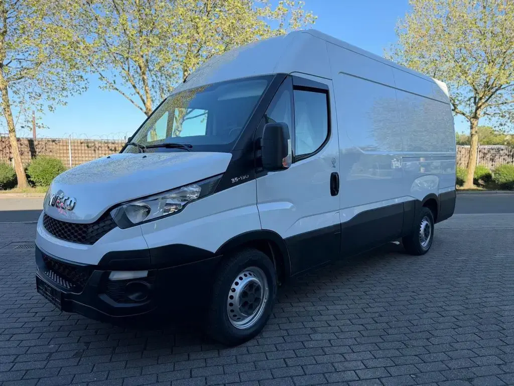 Main__Slider__Photo:Iveco Daily Kasten HKa 35 S/L2/H2/116.000km/AHK3500KG 01/2016-1