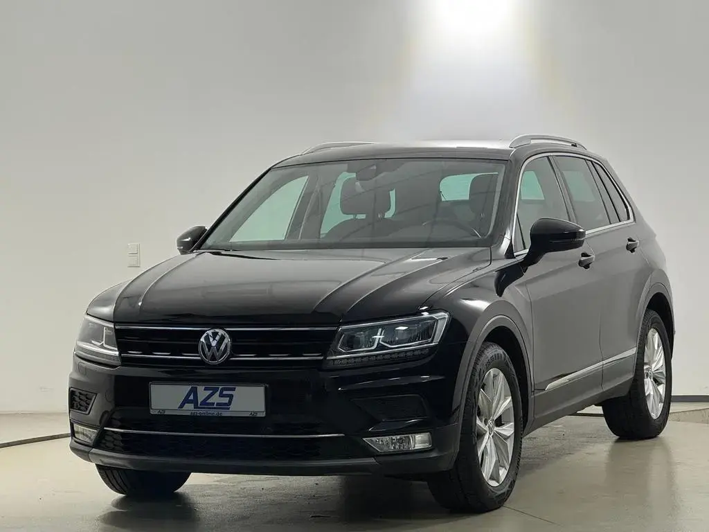 Main__Slider__Photo:Volkswagen Tiguan TDI Highline AHK LED Navi ACC Standhz 1Hd 08/2016-1