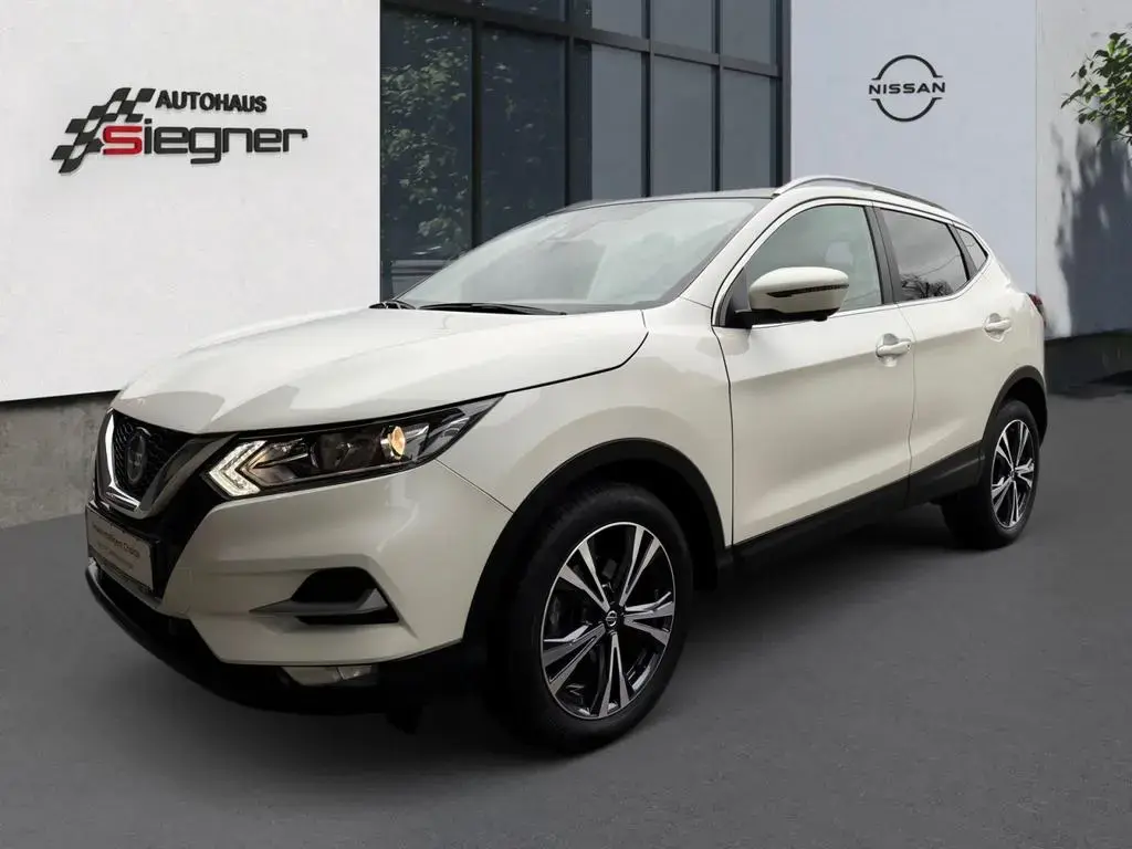 Main__Slider__Photo:Nissan Qashqai Zama, Panoramaglasdach, Sitzheizung, Nav 03/2021-1