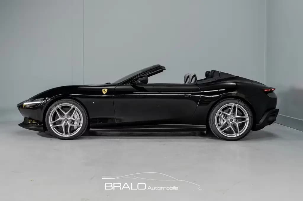 Main__Slider__Photo:Ferrari Roma Spider, NEW*NET-EXPORT* null-0