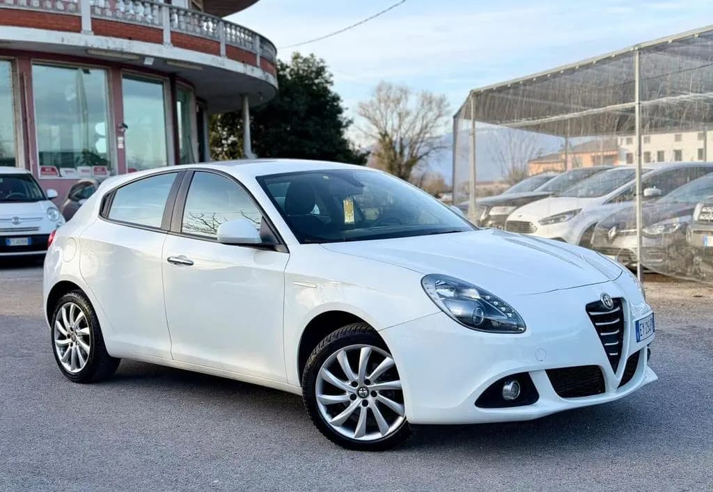 Main__Slider__Photo:Alfa Romeo Giulietta 2015 1.6 JTDm- ok neopatent 08/2015-0