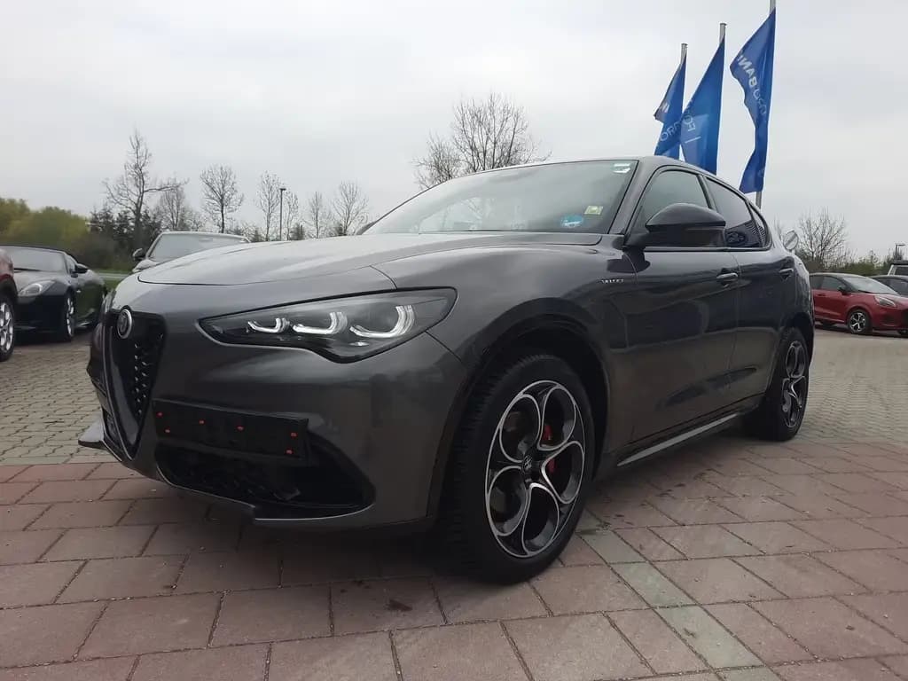 Main__Slider__Photo:Alfa Romeo Stelvio 2.2 JTDM Veloce Q4 Matrix DAB Kamera 05/2024-0