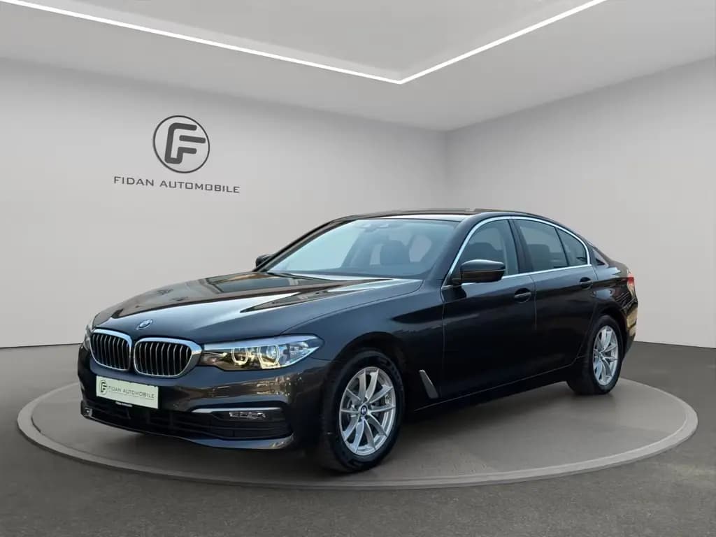 Main__Slider__Photo:BMW 520 d Lim. xDrive*Display-Key*LED*Kamera*Ambiente 06/2019-0