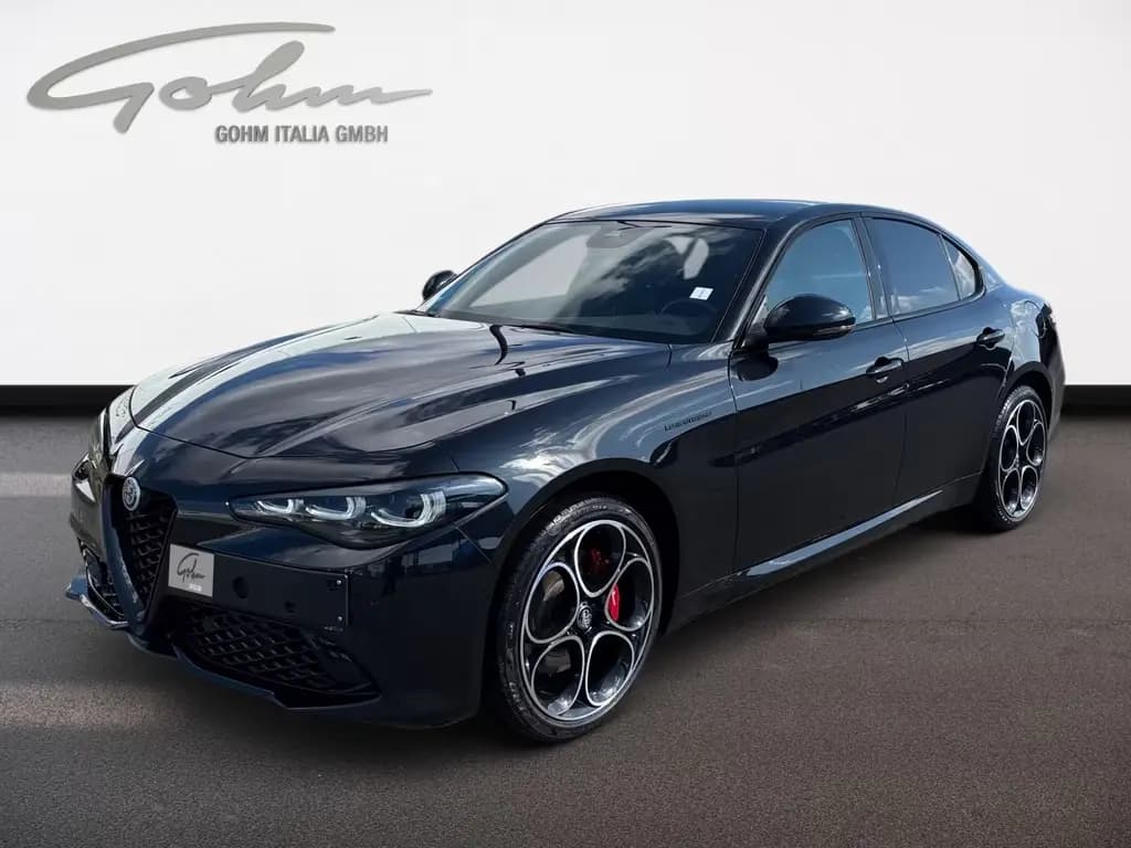 Main__Slider__Photo:Alfa Romeo Giulia Competizione Q4 10/2023-0