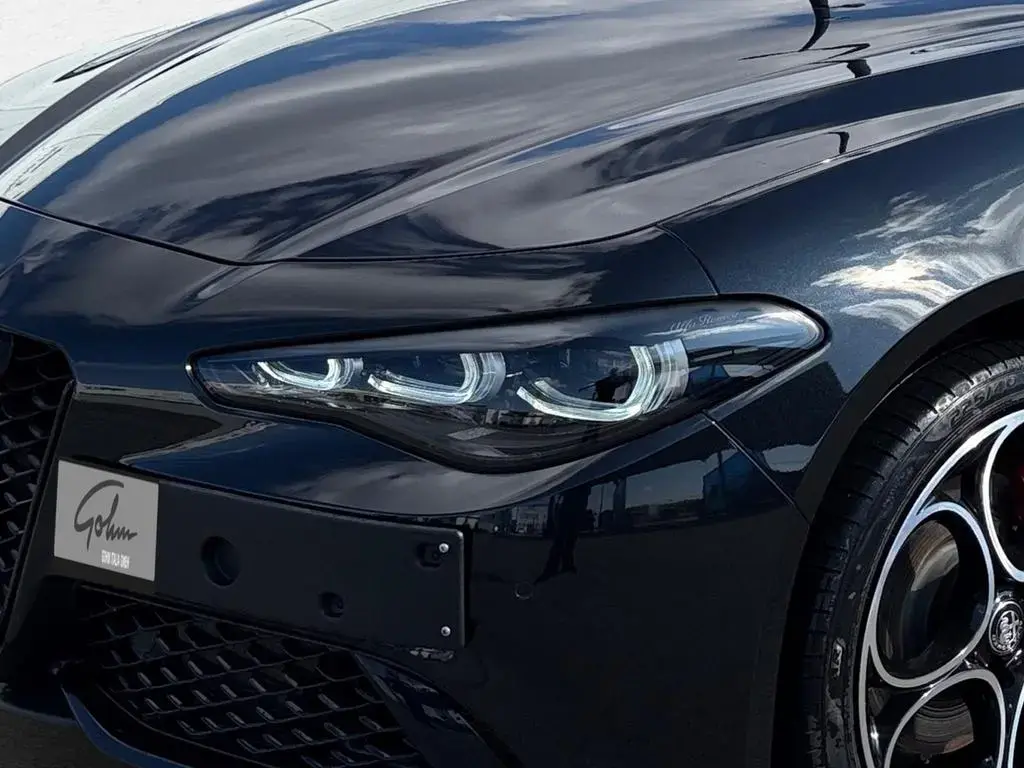 Main__Slider__Photo:Alfa Romeo Giulia Competizione Q4 10/2023-1