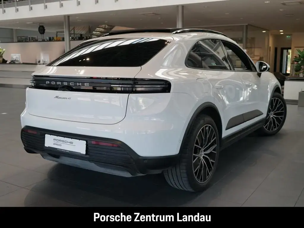 Main__Slider__Photo:Porsche Macan 4 InnoDrive LED-Matrix Luftfederung 21z 09/2024-1