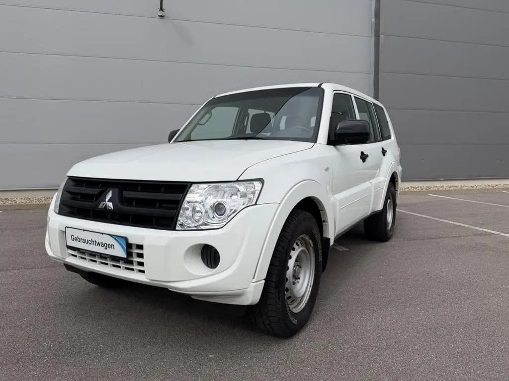 Main__Slider__Photo:Mitsubishi Pajero 3.2 DI-D Inform Diesel AHK 03/2014-0