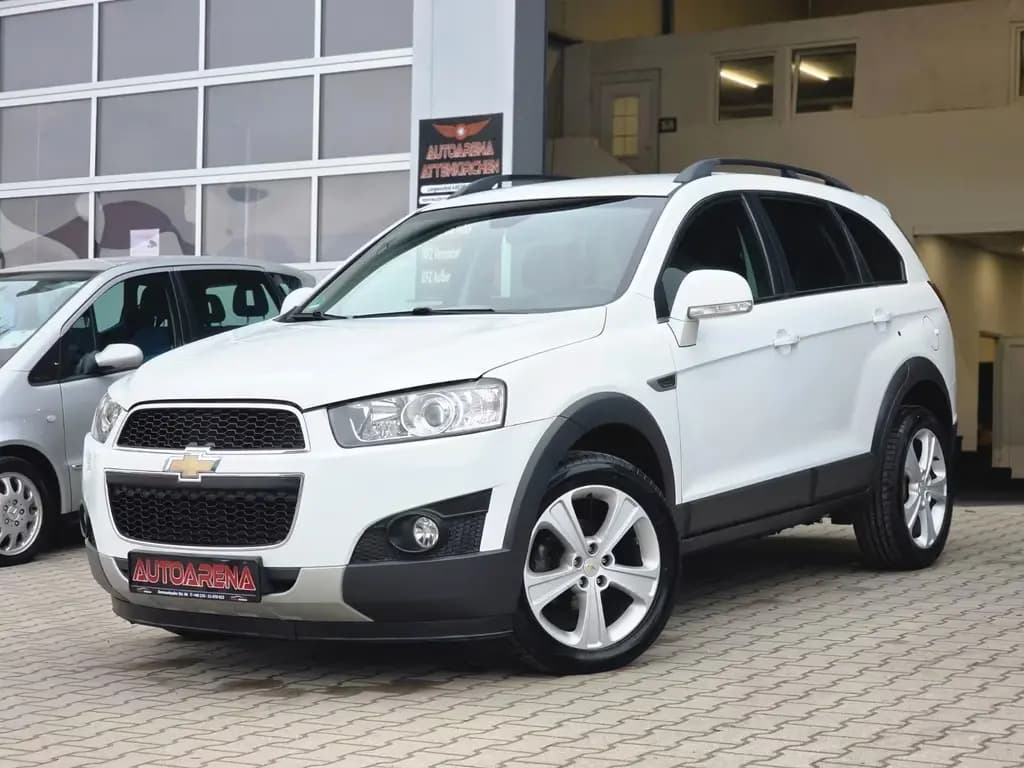 Main__Slider__Photo:Chevrolet Captiva 2.2 D LT |7 SITZER|NAVI|TEMPOMAT|KAMERA 02/2012-0