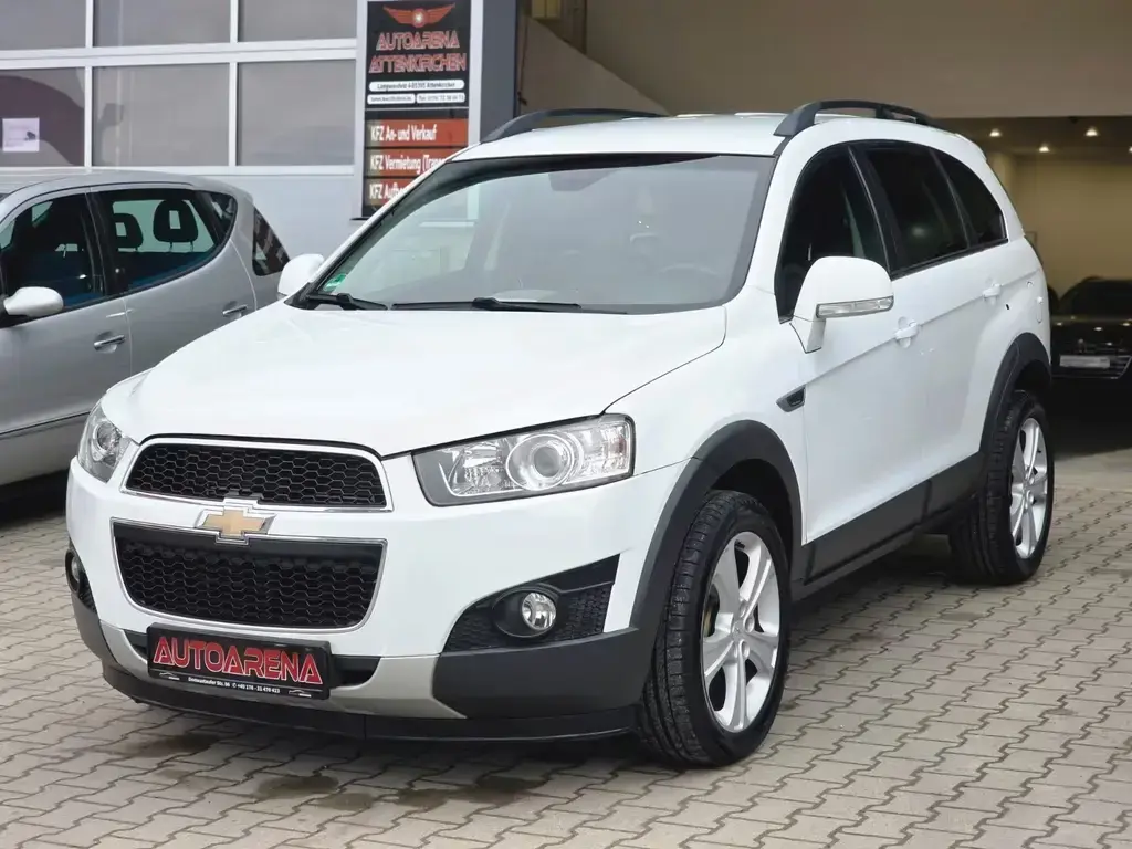 Main__Slider__Photo:Chevrolet Captiva 2.2 D LT |7 SITZER|NAVI|TEMPOMAT|KAMERA 02/2012-1