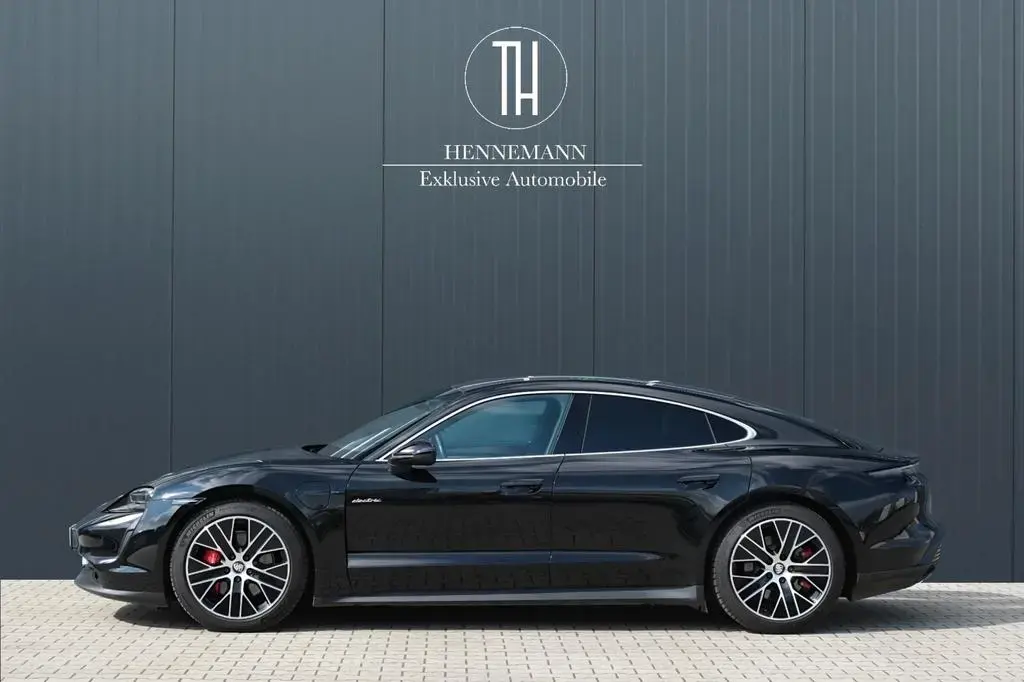 Main__Slider__Photo:Porsche Taycan 4S*Pano*HeadUp*Beif.Display*BOSE* 04/2021-1