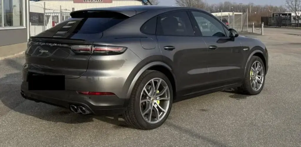 Main__Slider__Photo:Porsche Cayenne Coupe E-Hybrid 03/2021-1