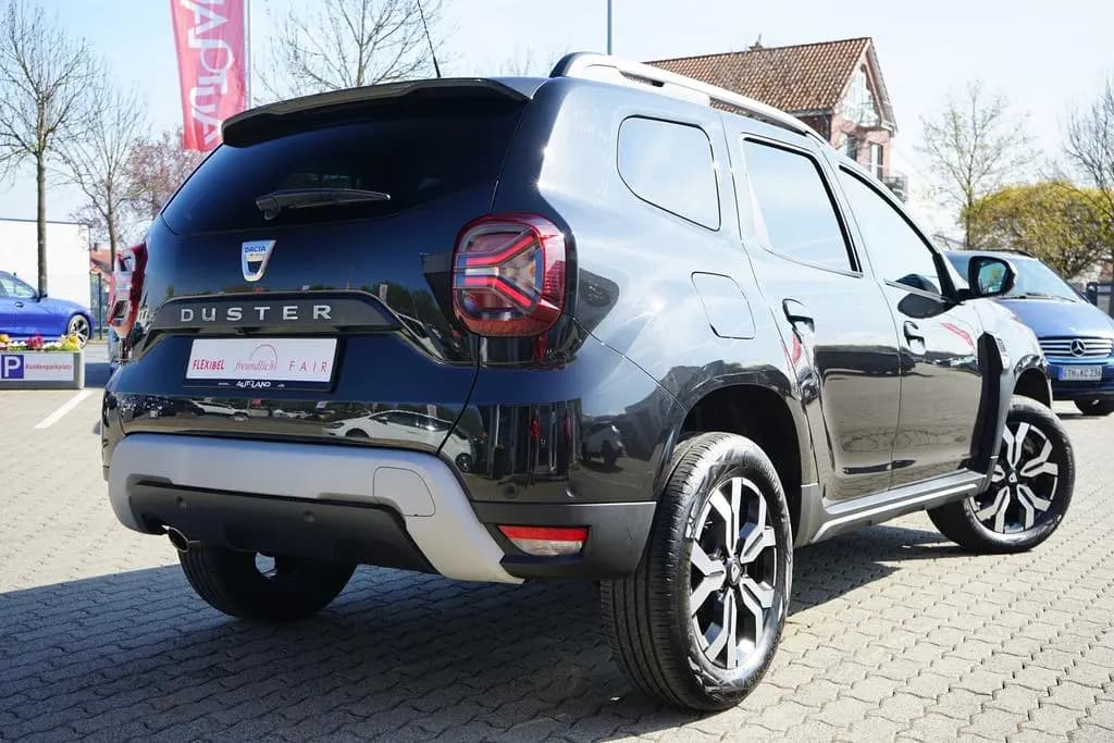 Main__Slider__Photo:Dacia Duster II 1.3 TCE Celebration LED Navi Totwinkel 10/2021-0