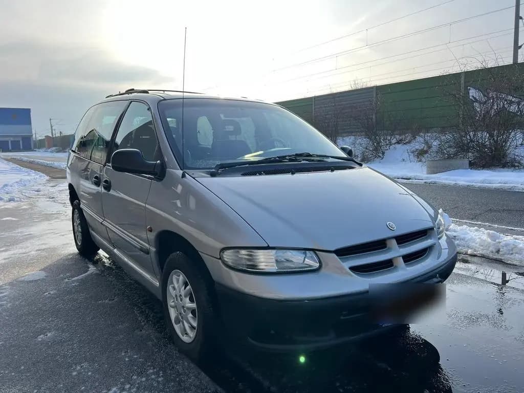 Main__Slider__Photo:Chrysler Grand Voyager Paravan Behinderten... 03/2001-0