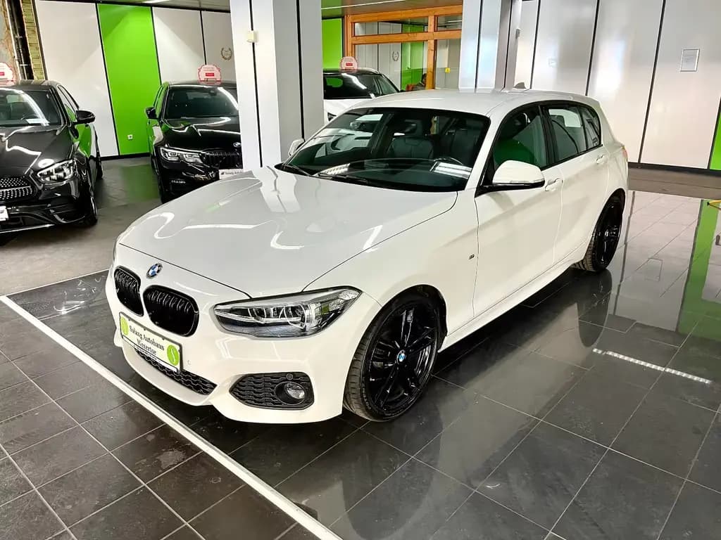 Main__Slider__Photo:BMW 118 i M Paket Shadow|2.Hd|Nur112tkm|Xenon|Leder 01/2019-0