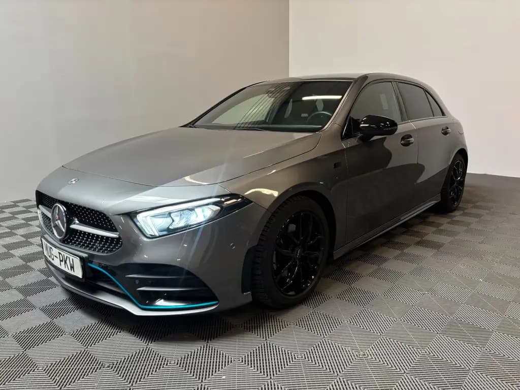 Main__Slider__Photo:Mercedes-Benz A 200 A200 *AMG-Night-Alcantara* 04/2019-0