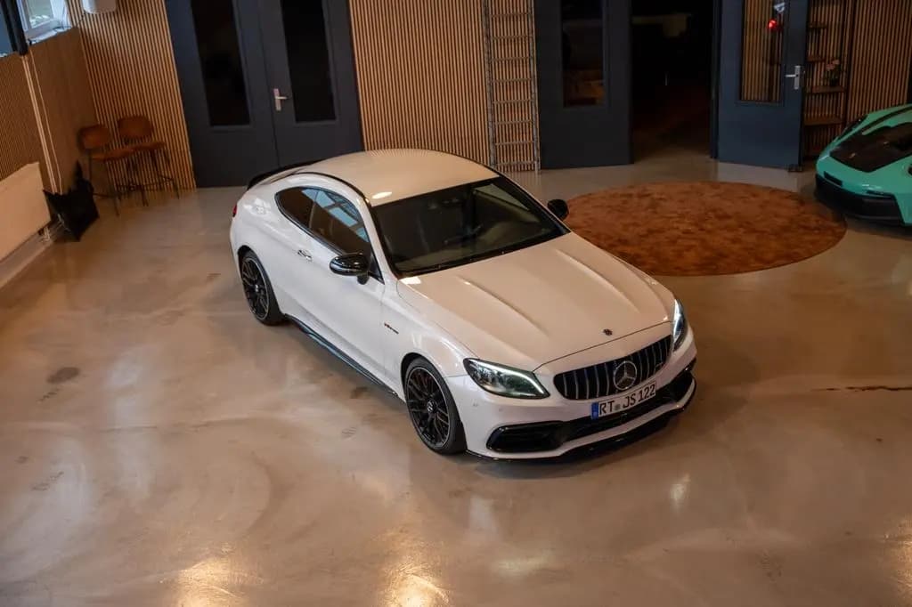 Main__Slider__Photo:Mercedes-Benz C-Class 63 AMG S | Burmester | Garantie 05/2020-0
