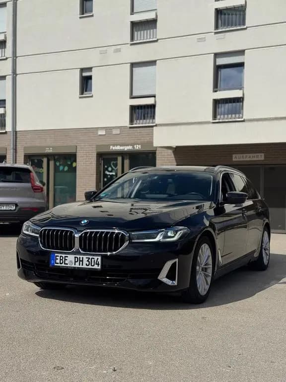 Main__Slider__Photo:BMW Touring 530 d Luxury Line Head-up/Laser LED/ 06/2022-0