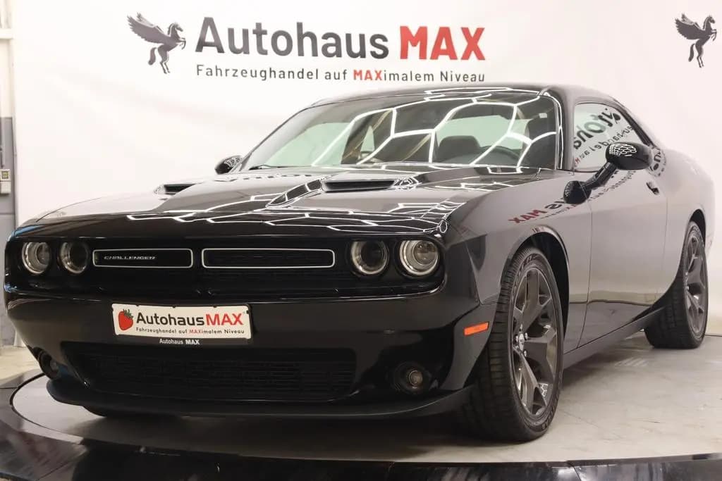 Main__Slider__Photo:Dodge Challenger SXT Plus~1.Hand~Deutsch~Alpine~SZBL/H 09/2018-0