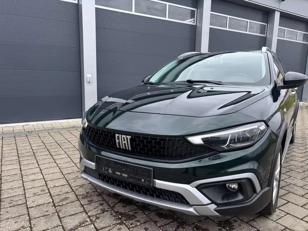 Main__Slider__Photo:Fiat Tipo Tipo 5-Türer 1.0 T3 Cross 07/2022-0