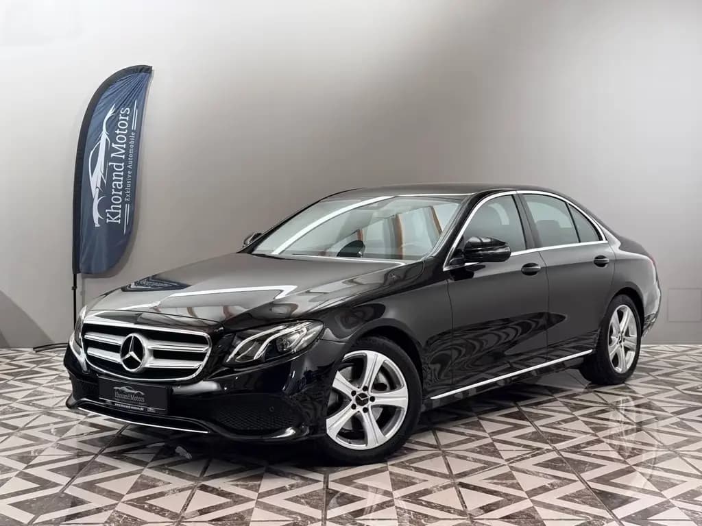 Main__Slider__Photo:Mercedes-Benz E-Class 250 Limousine 11/2016-0
