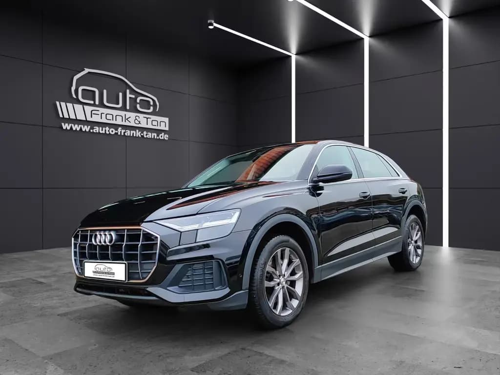 Main__Slider__Photo:Audi Q8 quattro*Navigation*SitzHZ*Apple* 06/2021-0