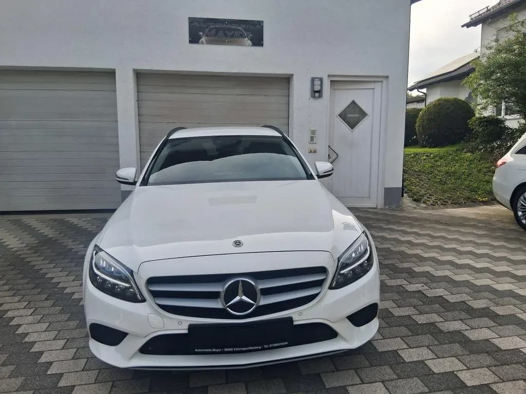 Main__Slider__Photo:Mercedes-Benz C-Class 180 d T Modell AVANTGARDE Motorhaube 12/2020-0