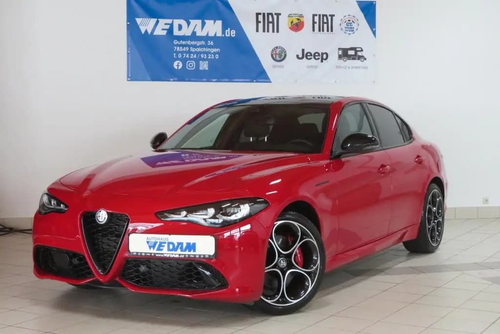 Main__Slider__Photo:Alfa Romeo Giulia Competizione Q4 280PS *Schiebedach* 06/2023-0