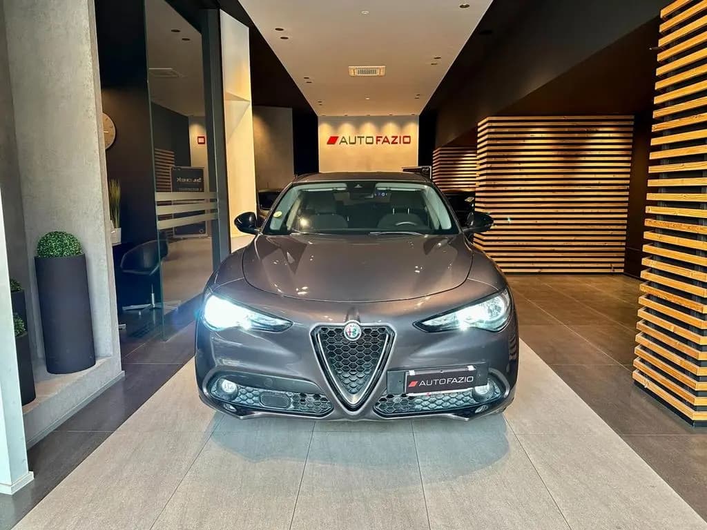Main__Slider__Photo:Alfa Romeo Stelvio 2.2 Turbodiesel 190 CV AT8 RW 04/2019-0