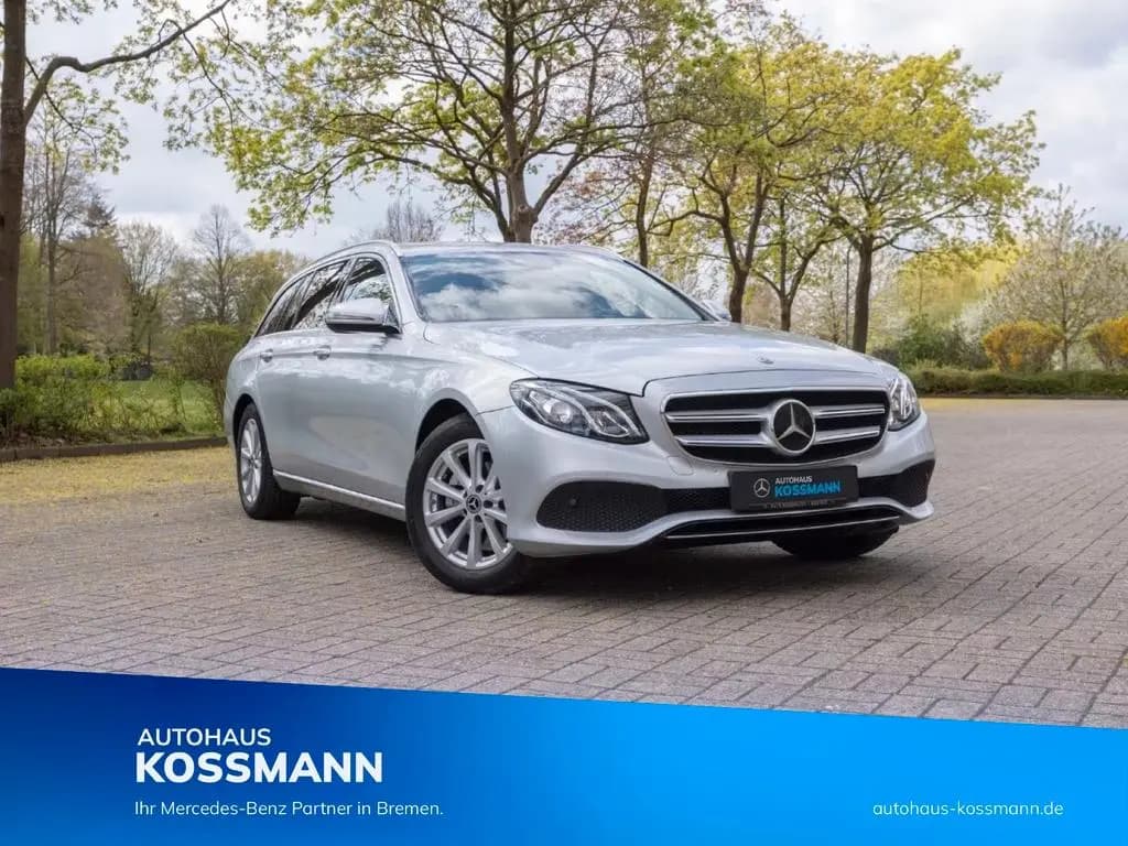 Main__Slider__Photo:Mercedes-Benz E-Class 200T-Modell/AVANTGARDE/AHK/KAM/LED 12/2017-0