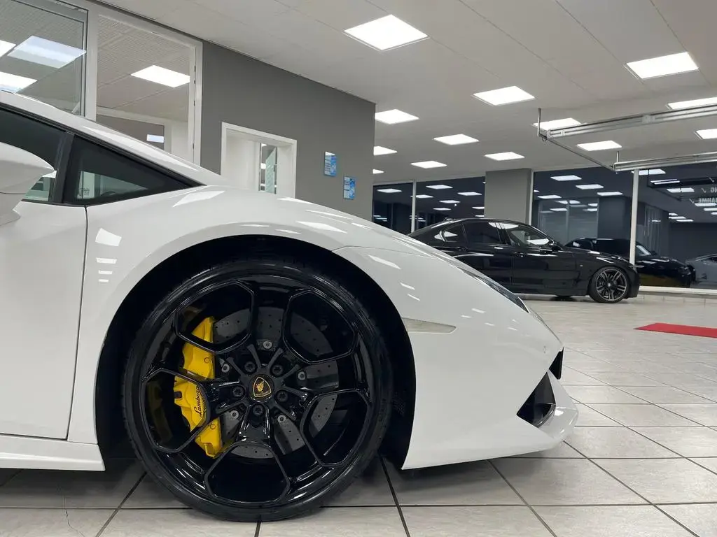 Main__Slider__Photo:Lamborghini Huracán LP610-4 | 2.Hd | U-frei | Deutsch | Lift 03/2015-1