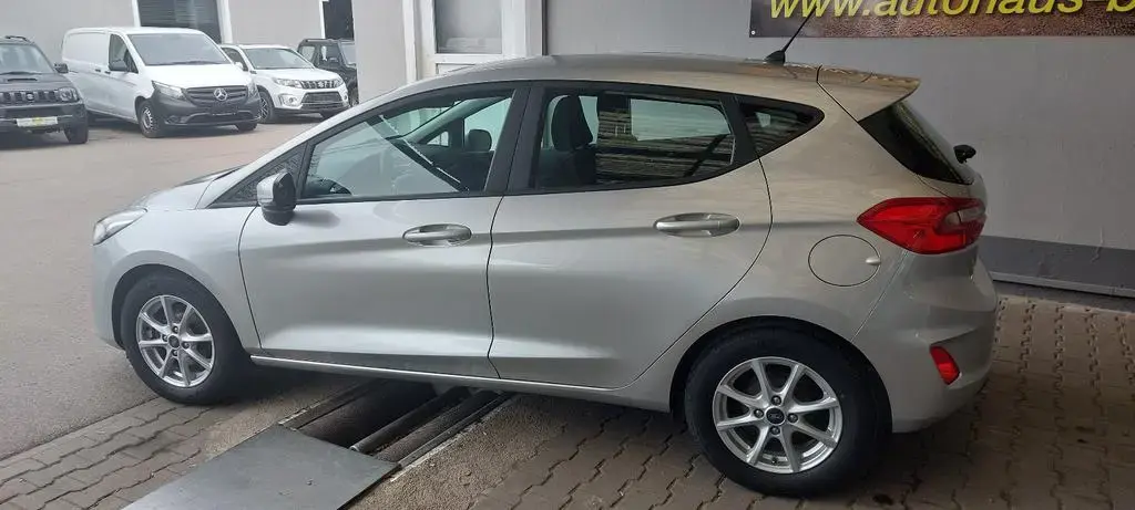 Main__Slider__Photo:Ford Fiesta Trend mit GARANTIE 10/2017-1