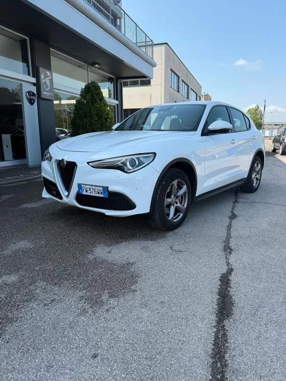 Main__Slider__Photo:Alfa Romeo Stelvio 2.2 Turbodiesel 190 CV AT8 Q4 04/2019-0