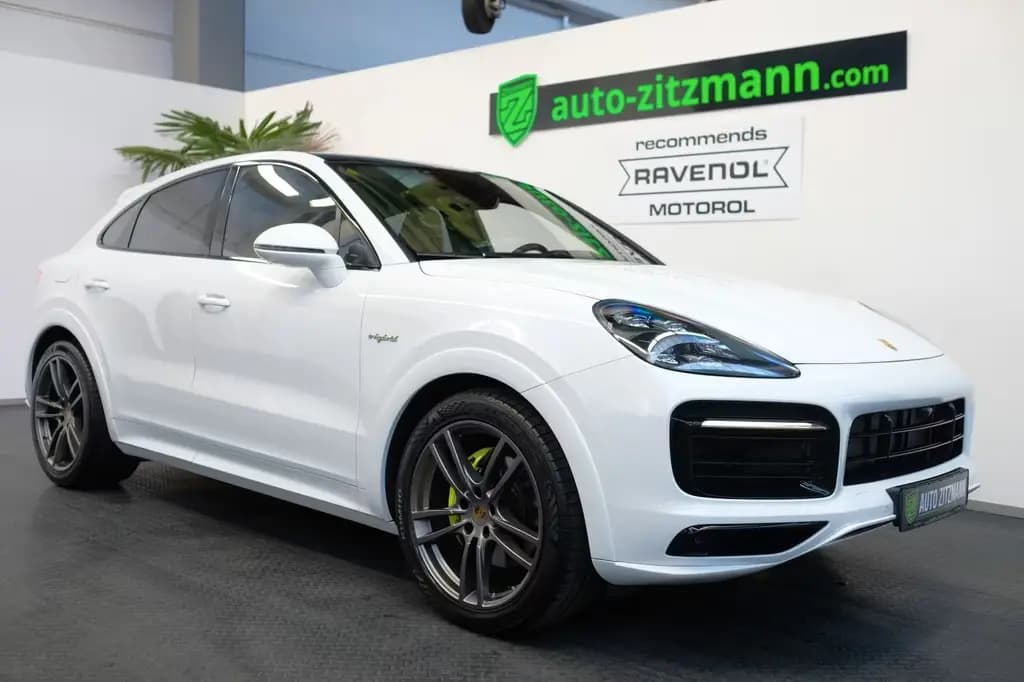 Main__Slider__Photo:Porsche Cayenne Coupe E-Hybrid/PANO/MATRIX/360/HEAD 12/2020-0