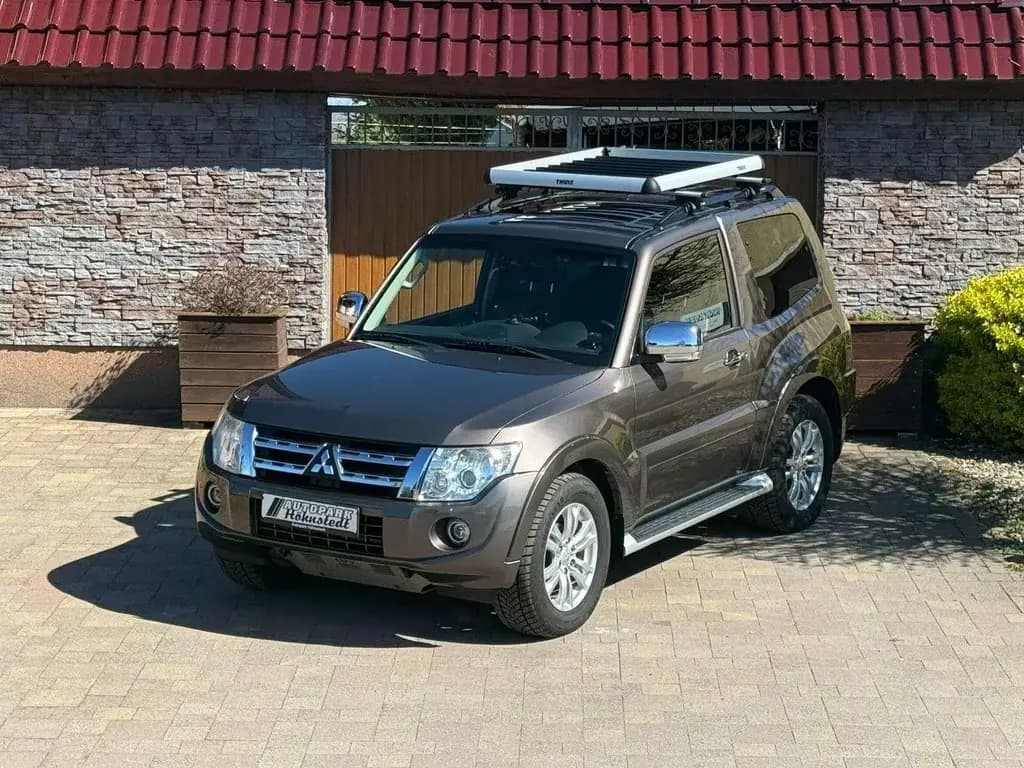 Main__Slider__Photo:Mitsubishi Pajero 3.2 DI-D Edition 30*3-trg.*1.Hand*Umlufth 11/2013-0
