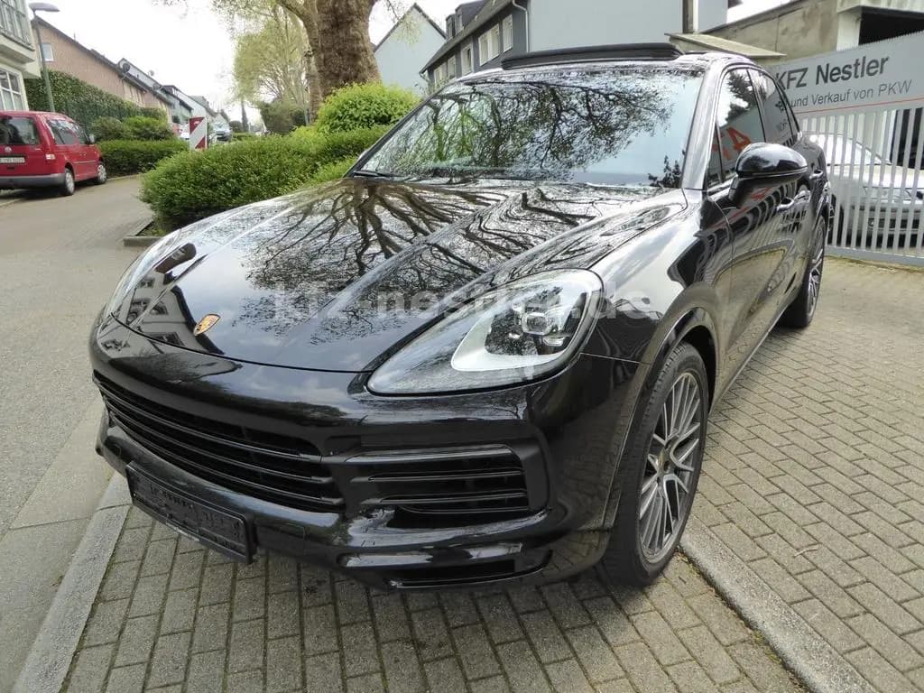 Main__Slider__Photo:Porsche Cayenne 3.0 Pano/Chrono/Luft/AHK/Bose/21Zoll 04/2022-0