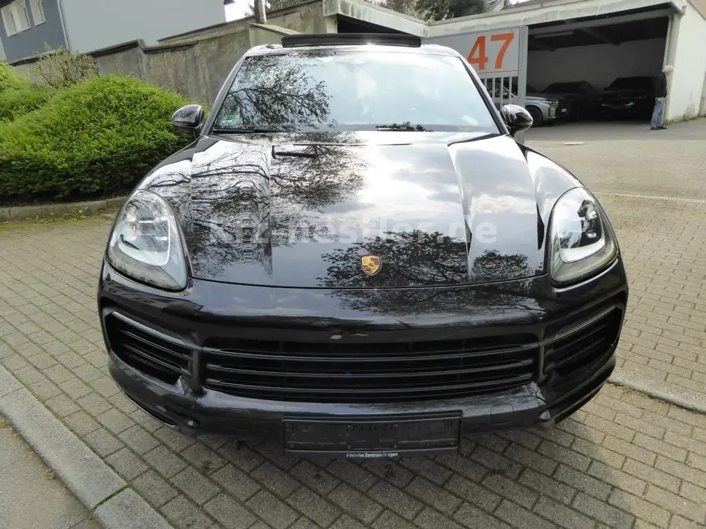 Main__Slider__Photo:Porsche Cayenne 3.0 Pano/Chrono/Luft/AHK/Bose/21Zoll 04/2022-1