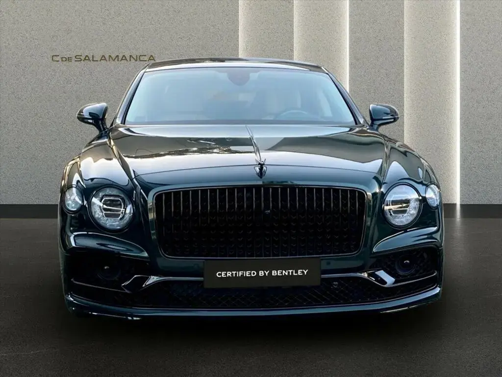 Main__Slider__Photo:Bentley Flying Spur Flying Spur Hybrid 04/2023-1