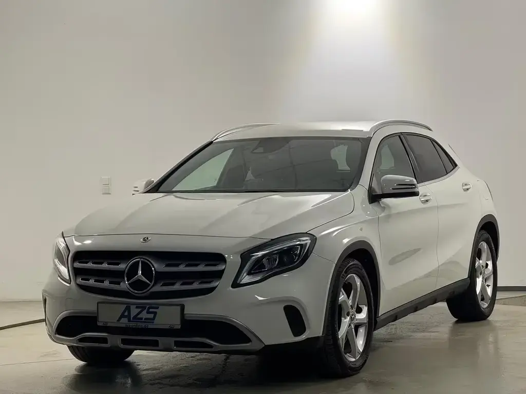 Main__Slider__Photo:Mercedes-Benz GLA 250 4Matic Urban AHK Leder LED Kamera Navi-a 10/2017-1