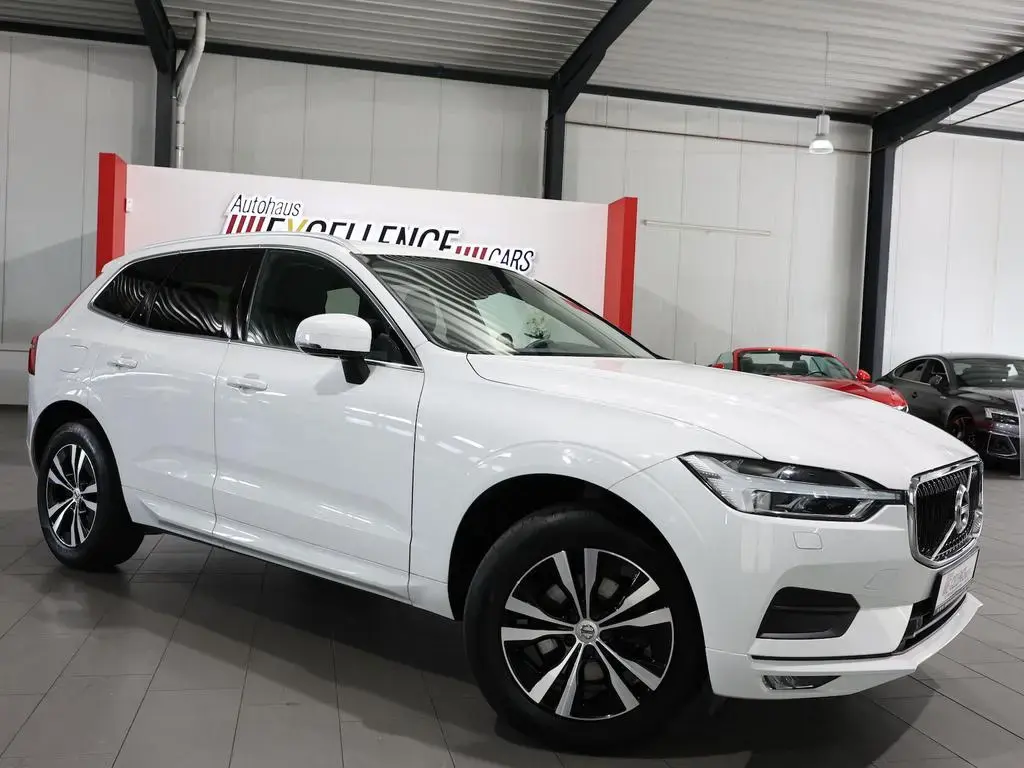 Main__Slider__Photo:Volvo XC60 D4 MOMENTUM PRO / PANORAMA, MATRIX-LED 06/2020-1