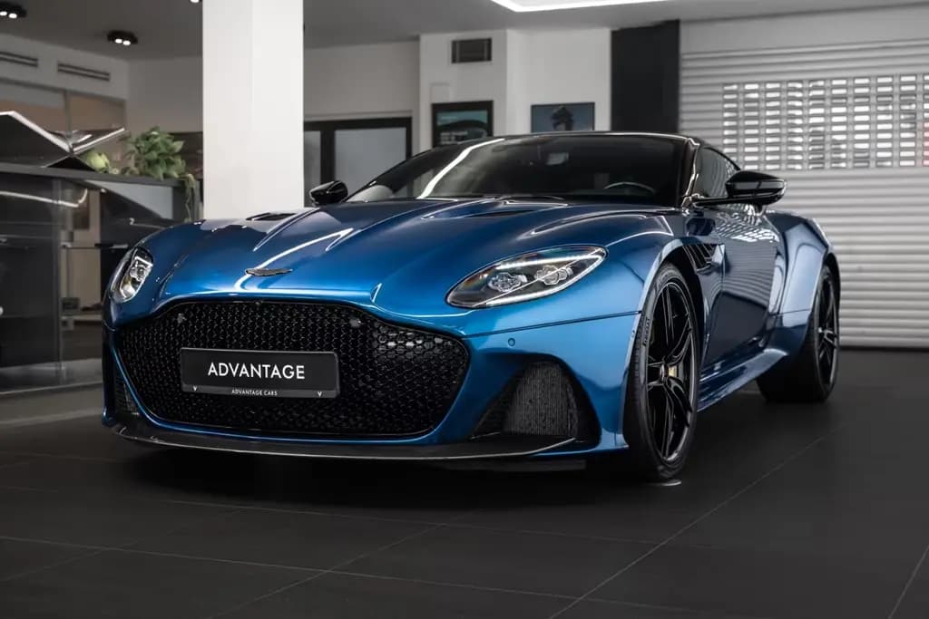 Main__Slider__Photo:Aston Martin DBS /V12/B&O/Carbon/360 10/2023-0